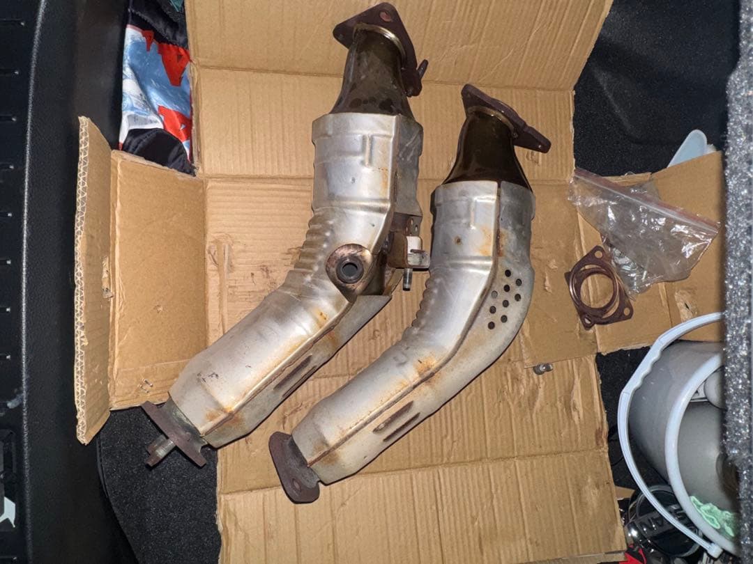 リ*件様 AW触媒純正 2本 v36スカイラインセダン250gt