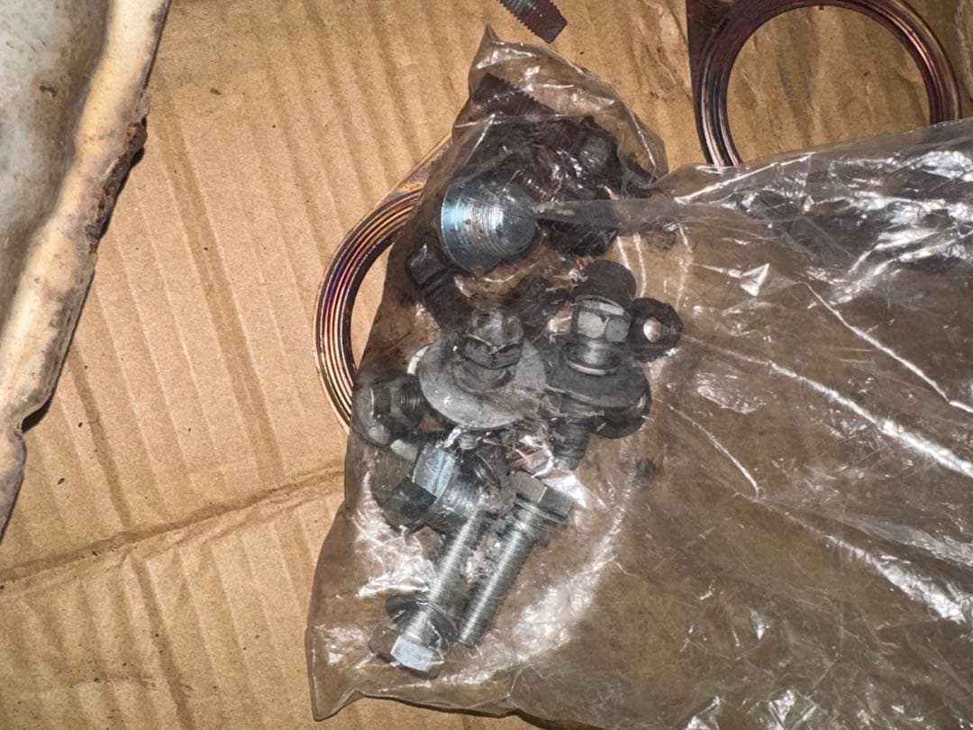 リ*件様 AW触媒純正 2本 v36スカイラインセダン250gt