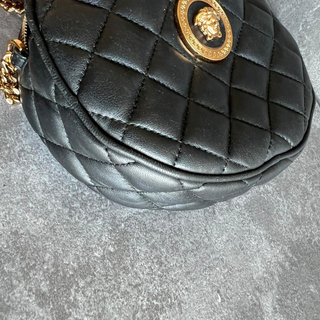 ⭐️VERSACE⭐️ヴェルサーチ メデューサ キルティング 丸型