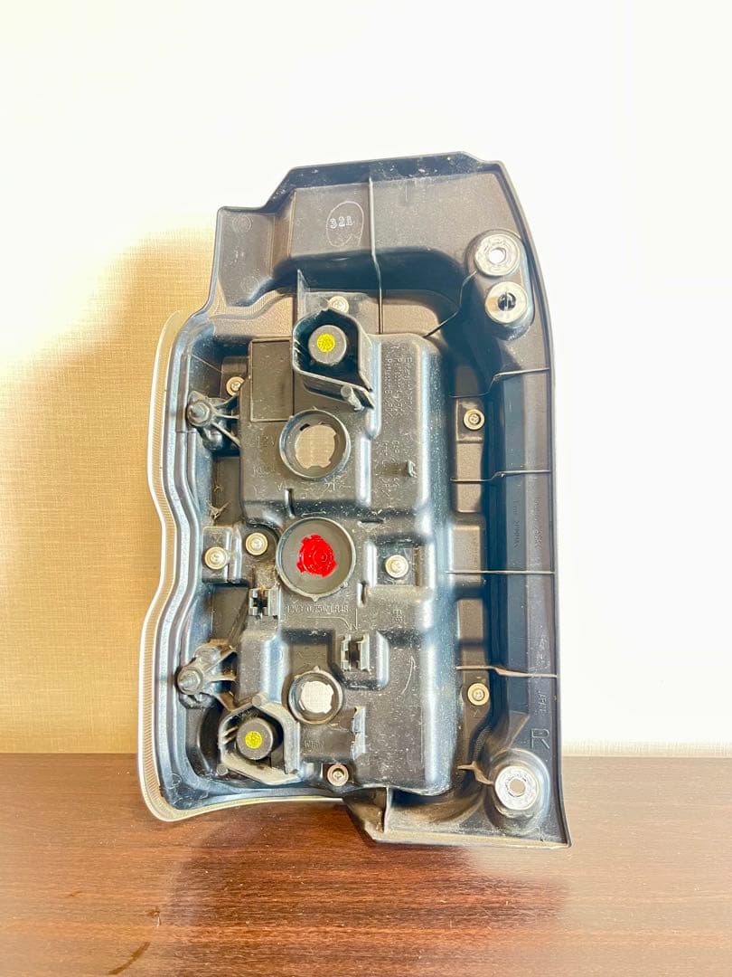 ハスラーの右テールランプユニット。