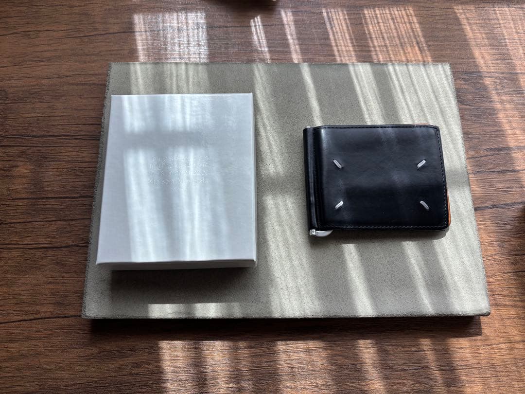 マルジェラ　マネークリップ　レザー