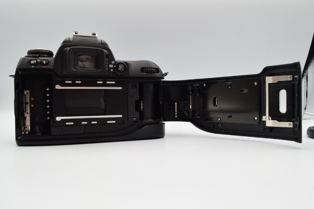 （美品）Nikon F80 一眼レフカメラ AF NIKKOR 35-70mm