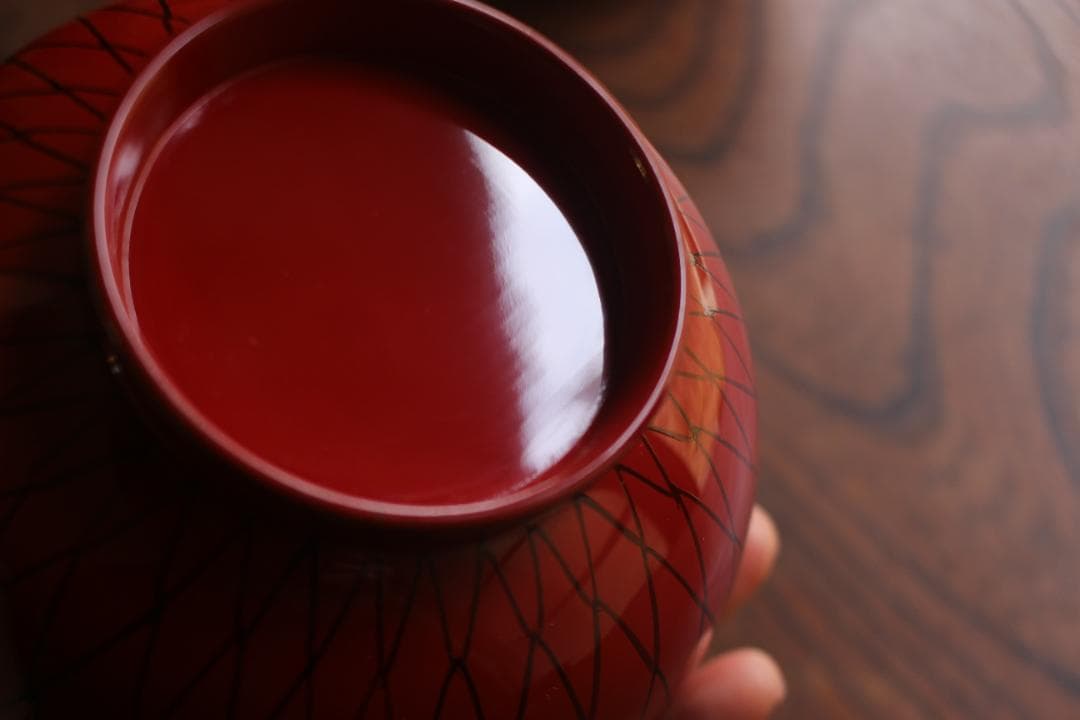 上質朱漆に風情ある網目文の美しい大ぶり煮物椀2点（検輪島塗雑煮椀