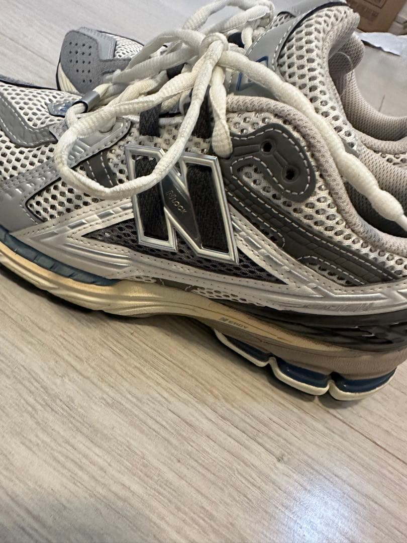 New Balance 1906 グレー スニーカー