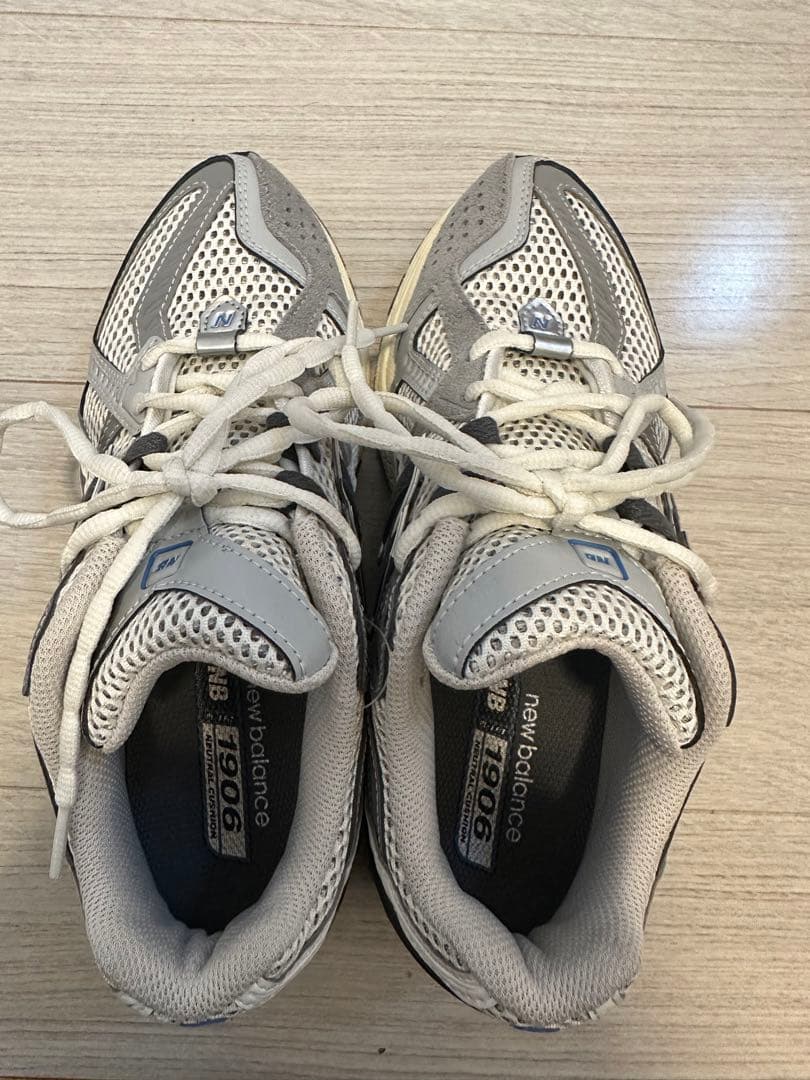 New Balance 1906 グレー スニーカー