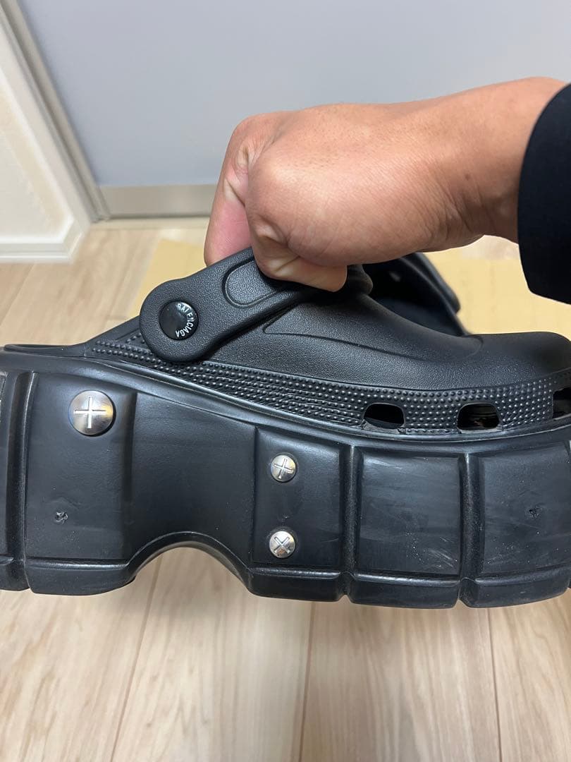 靴 Balenciaga Hard Crocs