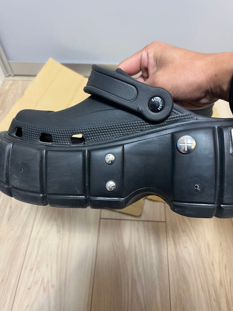 靴 Balenciaga Hard Crocs