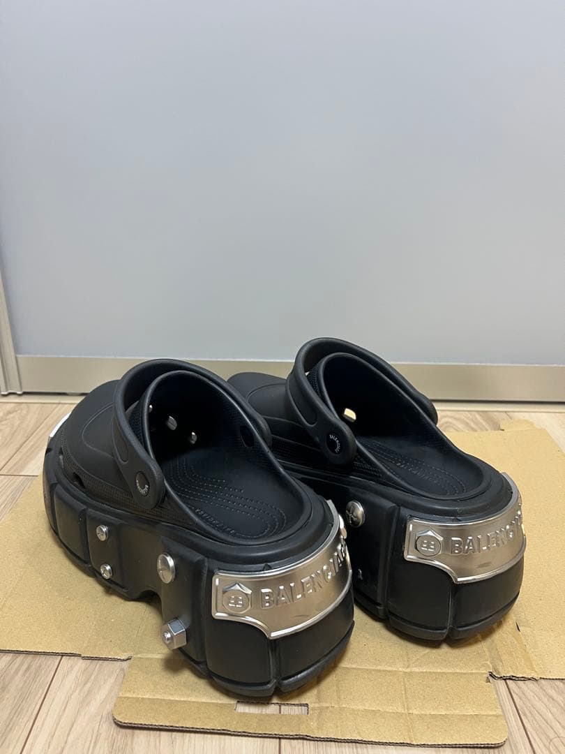 靴 Balenciaga Hard Crocs