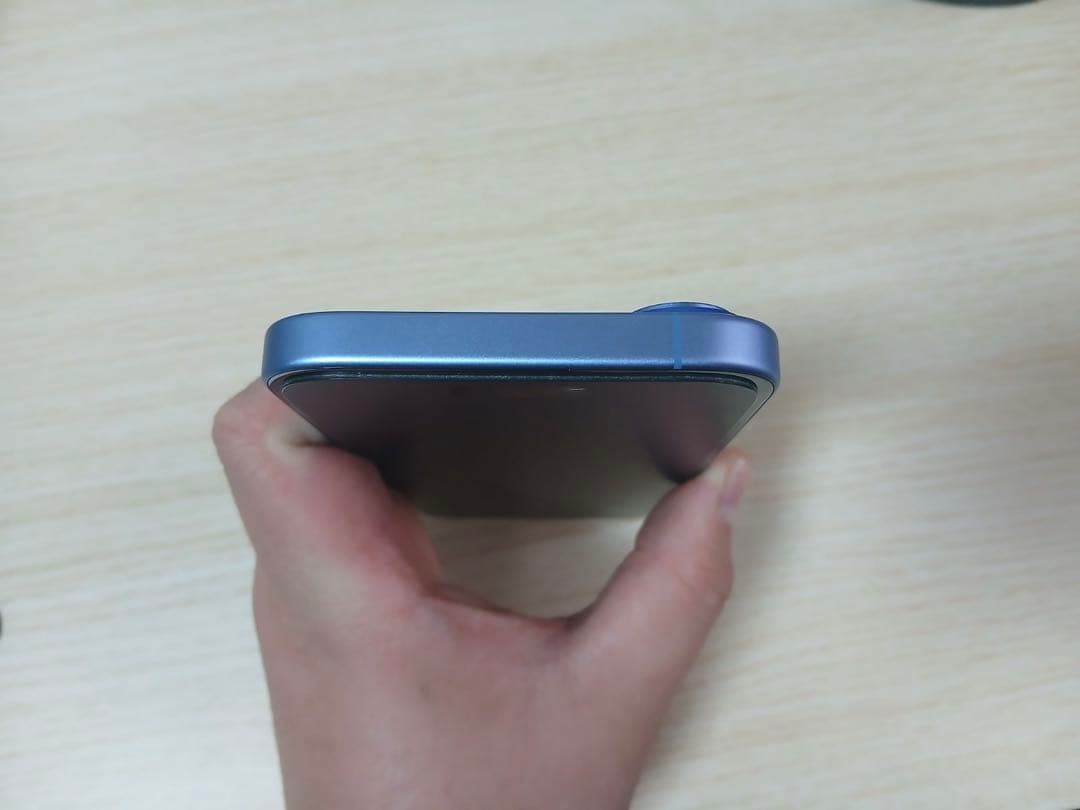 【美品】iPhone16 128GB ウルトラマリン