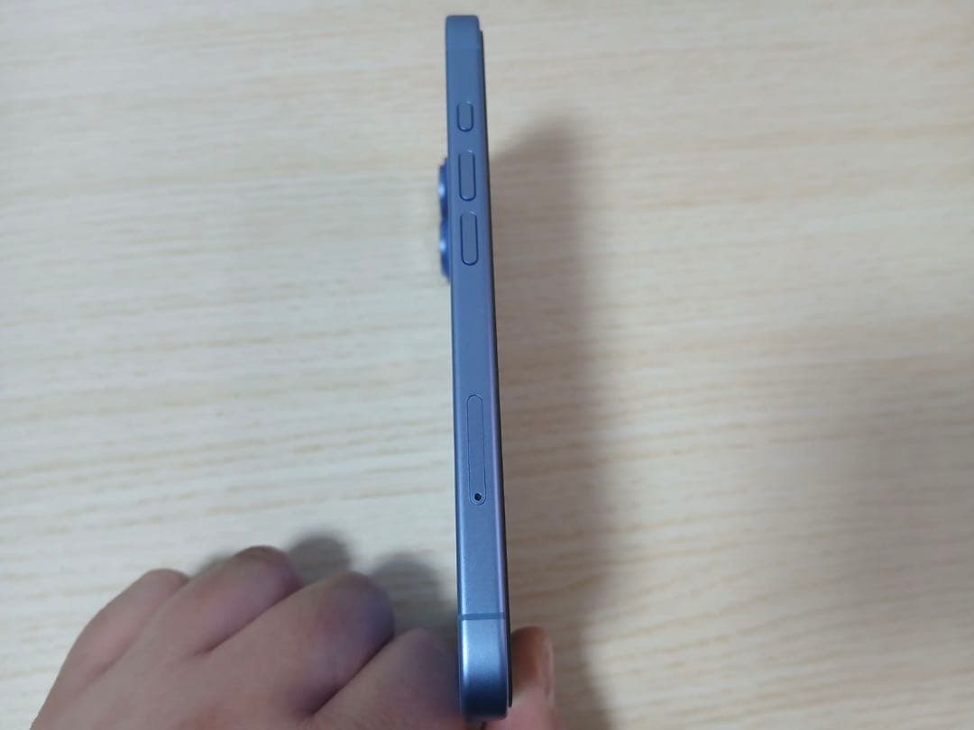 【美品】iPhone16 128GB ウルトラマリン