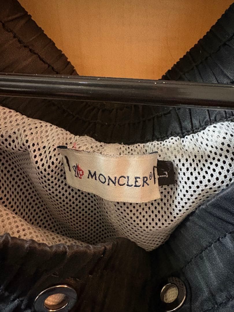 MONCLER ブラックショートパンツ Lサイズ