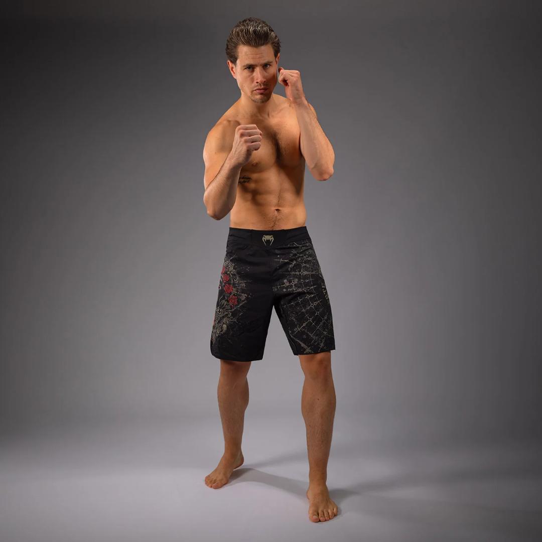 【未使用】Venum ファイトショーツ 海外S（日本M〜L）