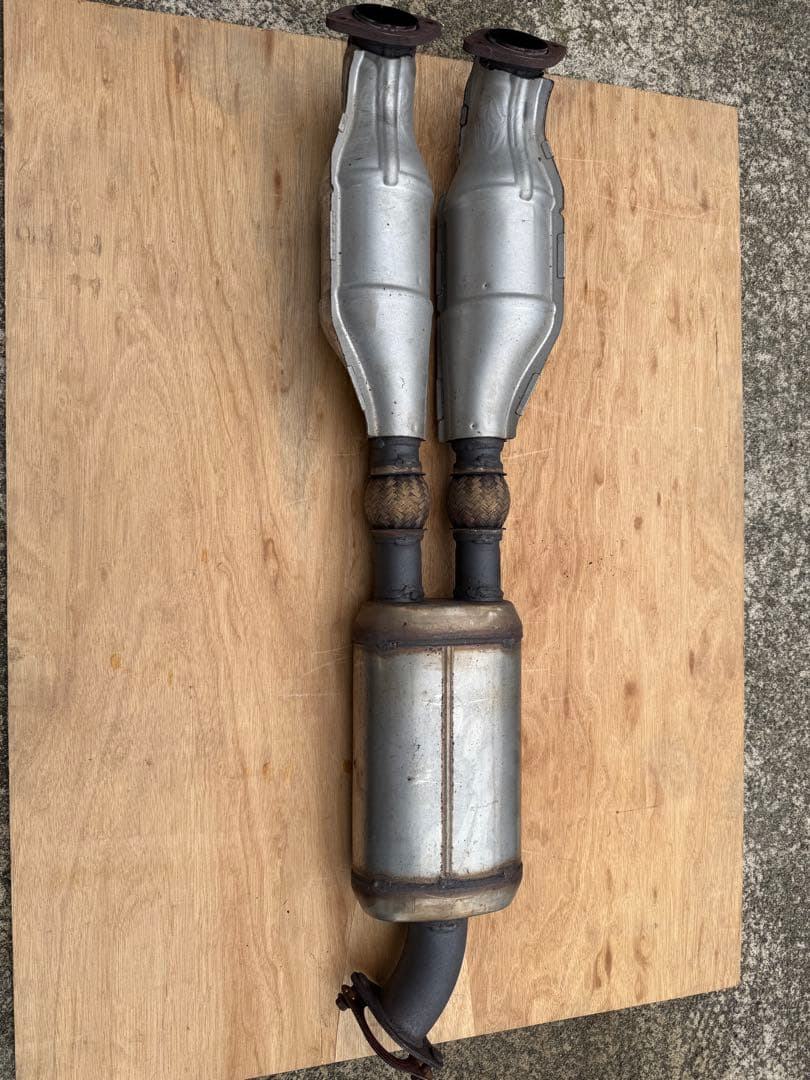 35GTR 2008年式　触媒