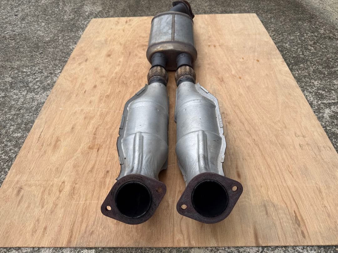 35GTR 2008年式　触媒