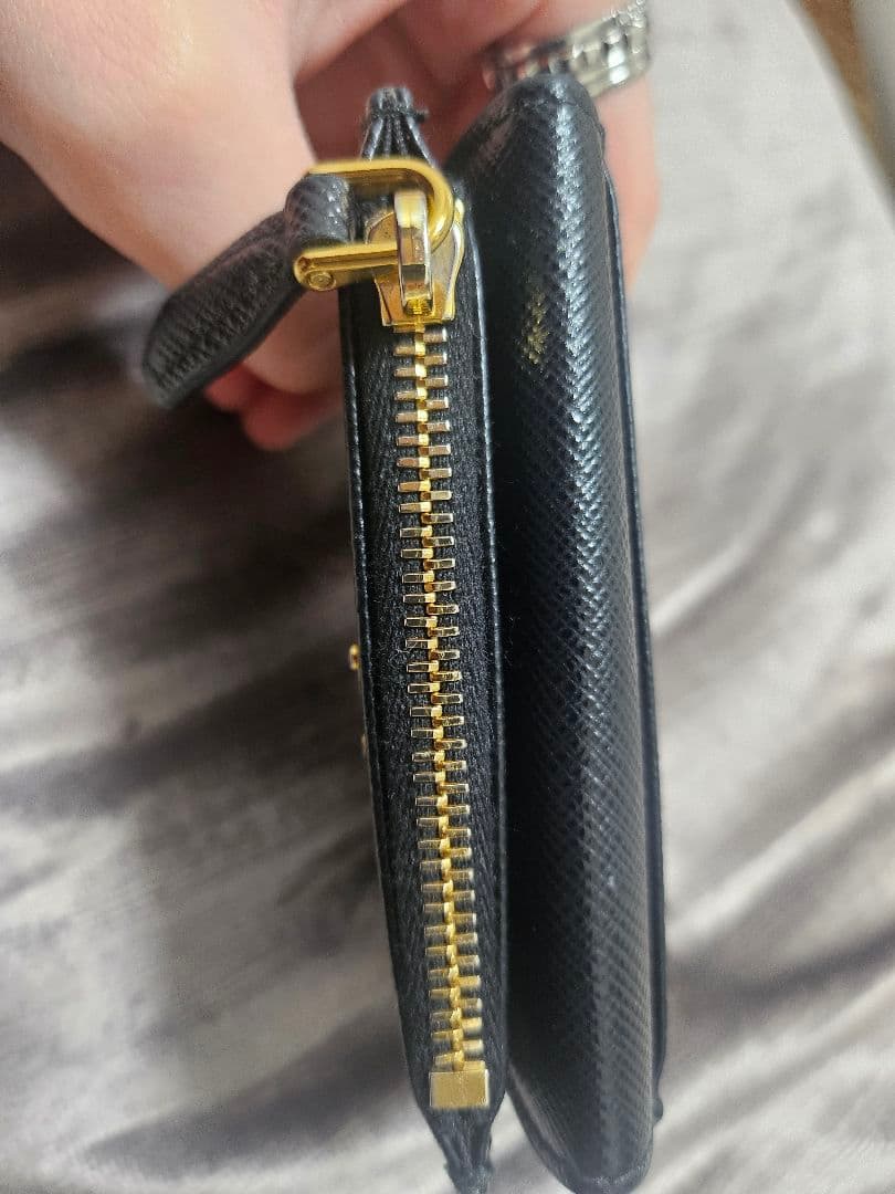 PRADA サフィアーノ トライアングル カードケース