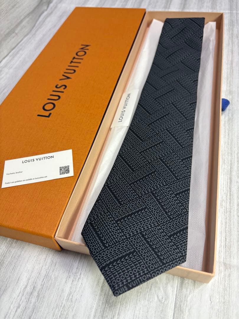 【極美品】LOUIS VUITTON ルイヴィトンネクタイ ロゴグラム 黒