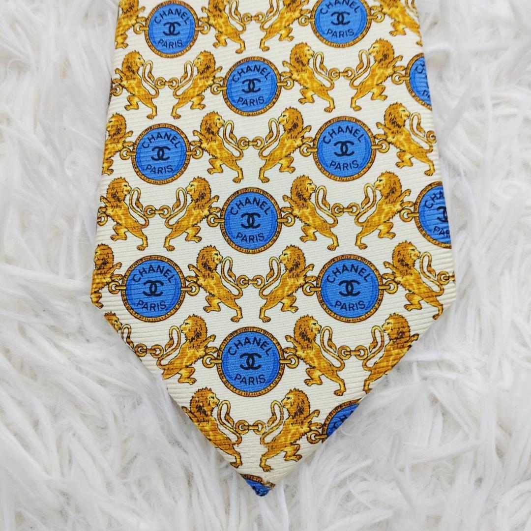 【箱入り未使用】 シャネル 高級シルクネクタイ 総柄 オフホワイト