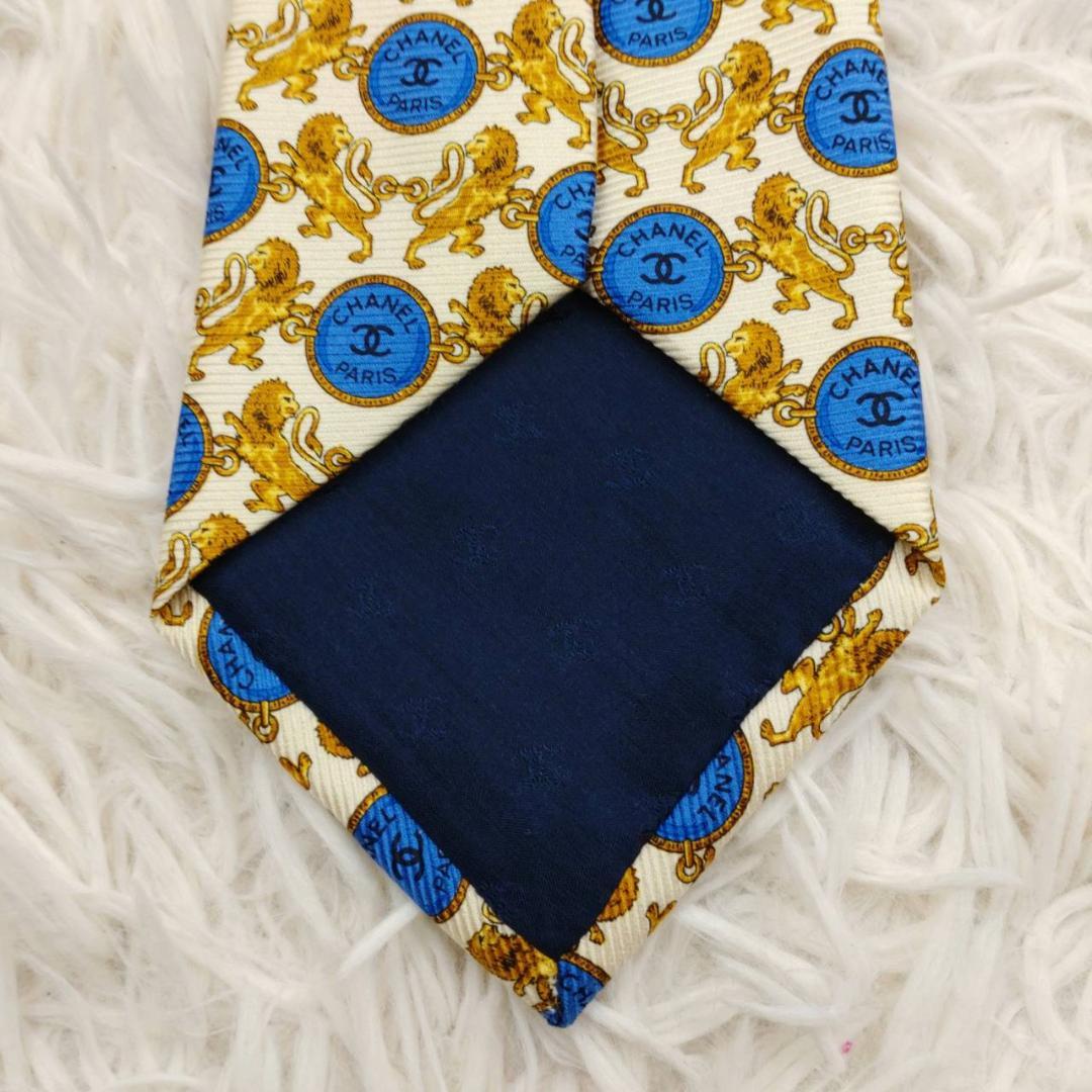 【箱入り未使用】 シャネル 高級シルクネクタイ 総柄 オフホワイト