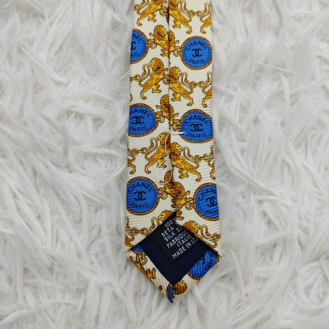 【箱入り未使用】 シャネル 高級シルクネクタイ 総柄 オフホワイト