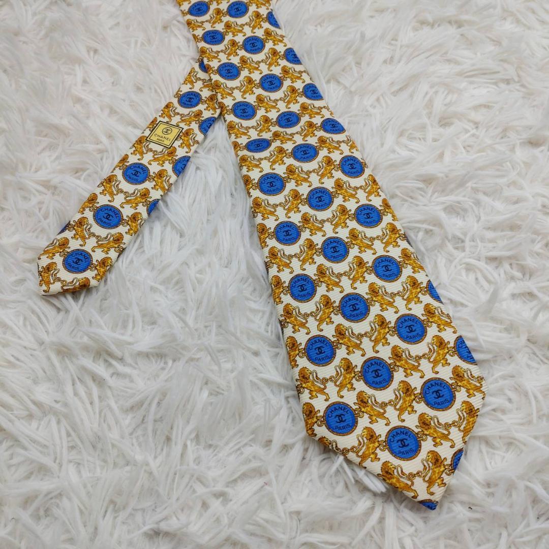 【箱入り未使用】 シャネル 高級シルクネクタイ 総柄 オフホワイト