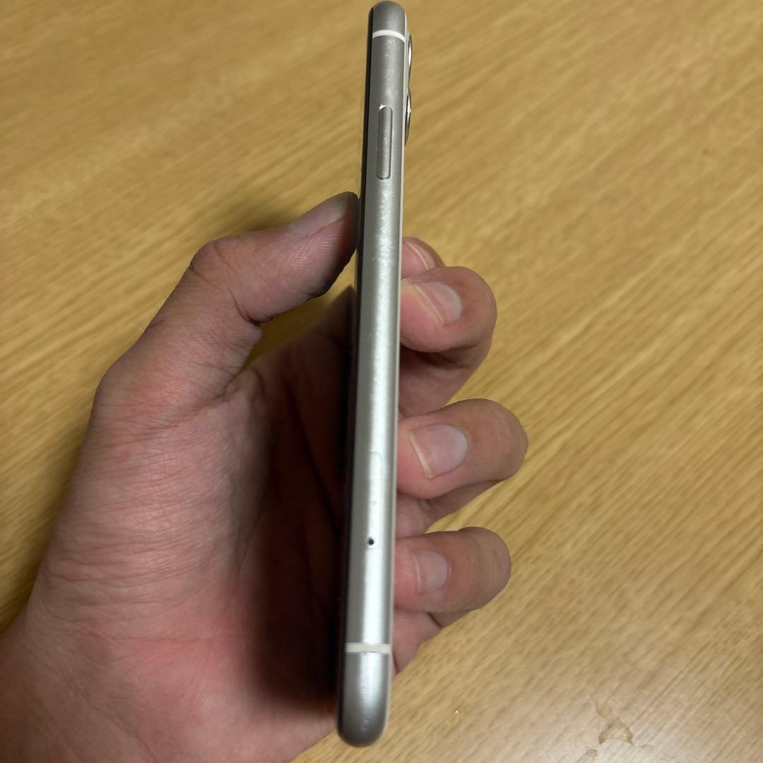 iPhone 11 ホワイト 本体
