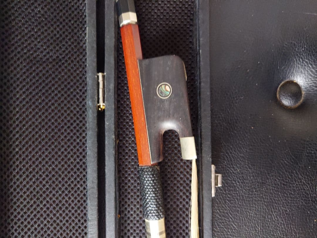 じ*ん様 フレンチスタイル　コントラバス弓 全長　70.5cm弓 ケース付