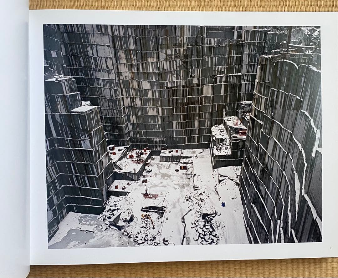QUARRIES EDWARD BURTYNSKY 洋書　写真集