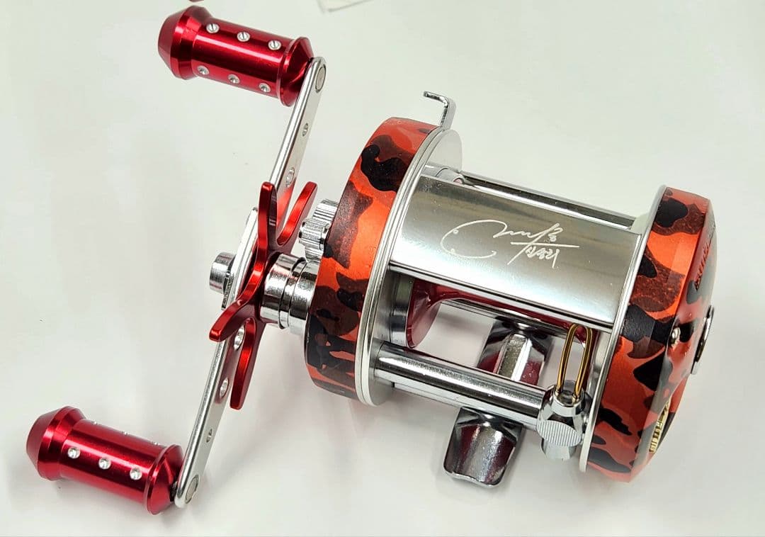 Abu Garcia 6500c ベイトリール オレンジカモ korea 雷魚