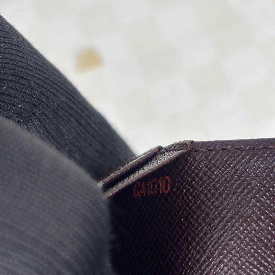 美品　LOUIS VUITTON ルイヴィトン　財布　二つ折り　M05