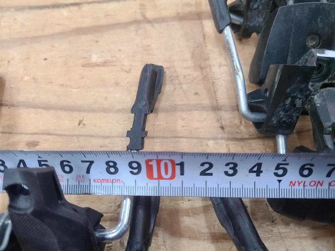 スキーブレーキの交換部品各種 x16