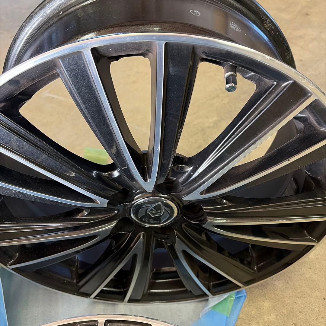 RIZLEY17インチ　ブラック　シルバーホイール