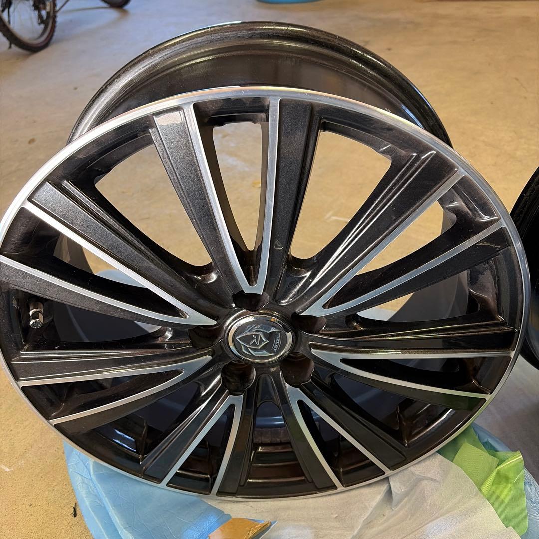 RIZLEY17インチ　ブラック　シルバーホイール