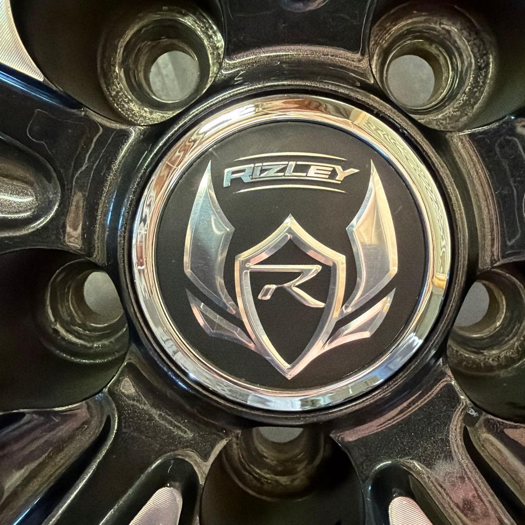 RIZLEY17インチ　ブラック　シルバーホイール