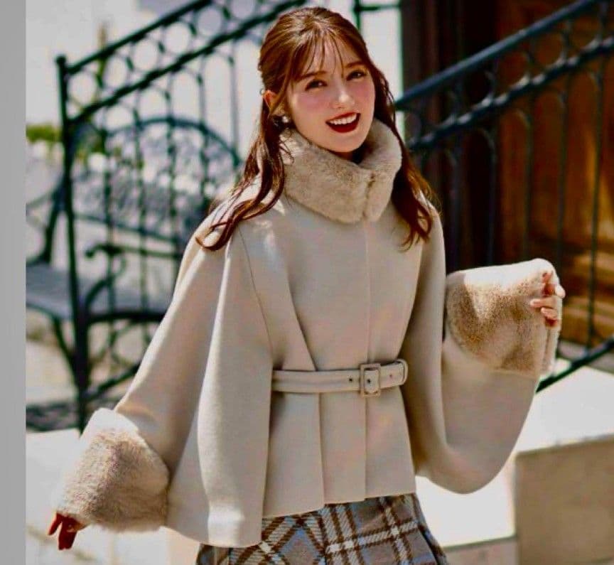 tocco closet ２ＷＡＹファー＆ベルト付きケープライクコート ポンチョ