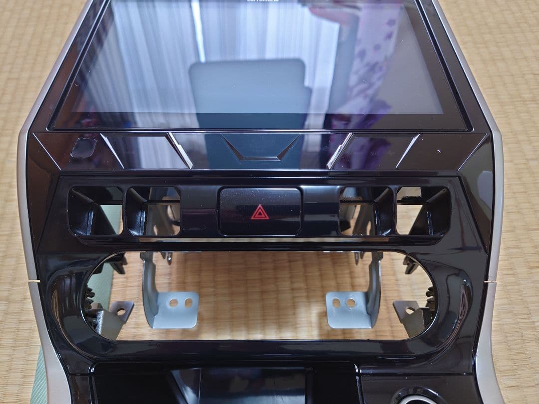 C27セレナ　サイバーナビ CE902SE