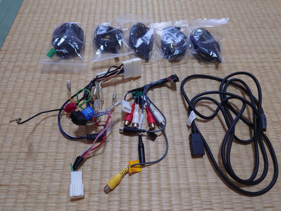 C27セレナ　サイバーナビ CE902SE