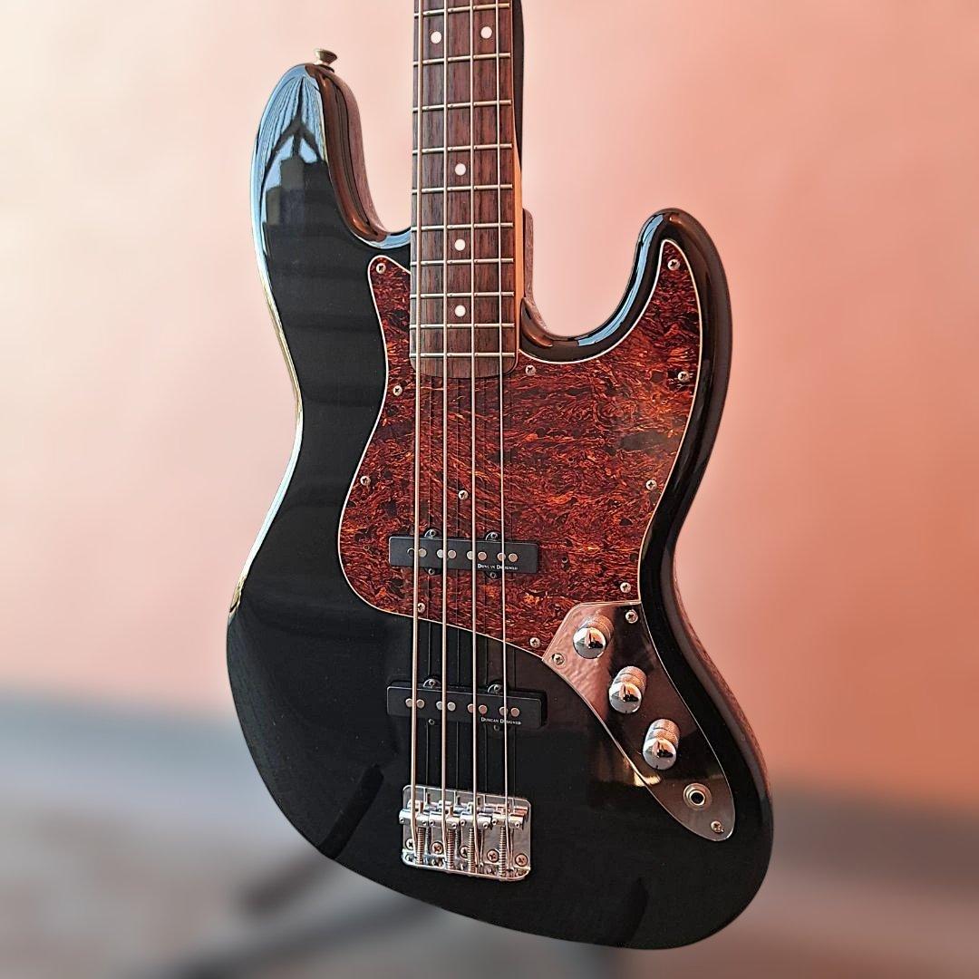 ■Squier Vintage Modified Jazz Bass フェンダー