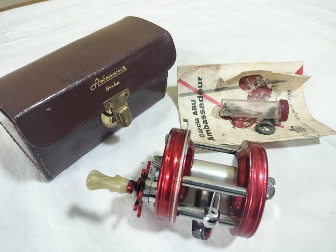 ABU GARCIA アブ アンバサダー 5000　4ネジ 赤　#435709