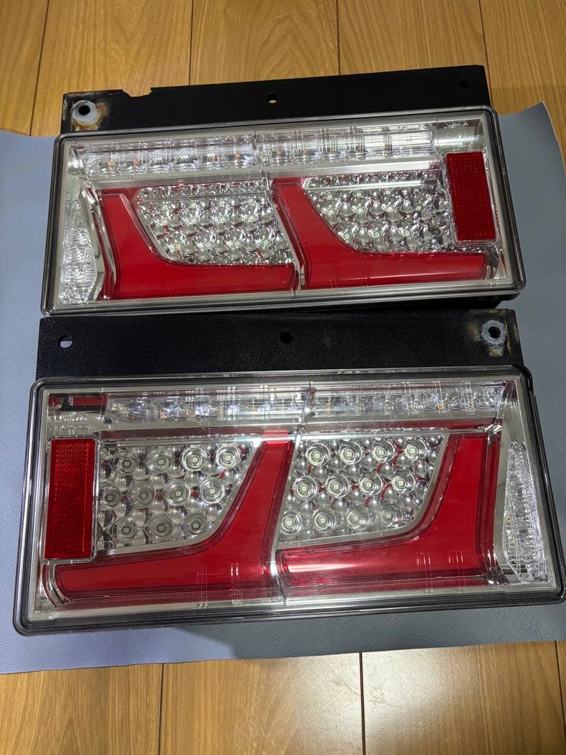 小糸製作所 LED テールランプ 2連 シーケンシャルターン 流れるタイプです