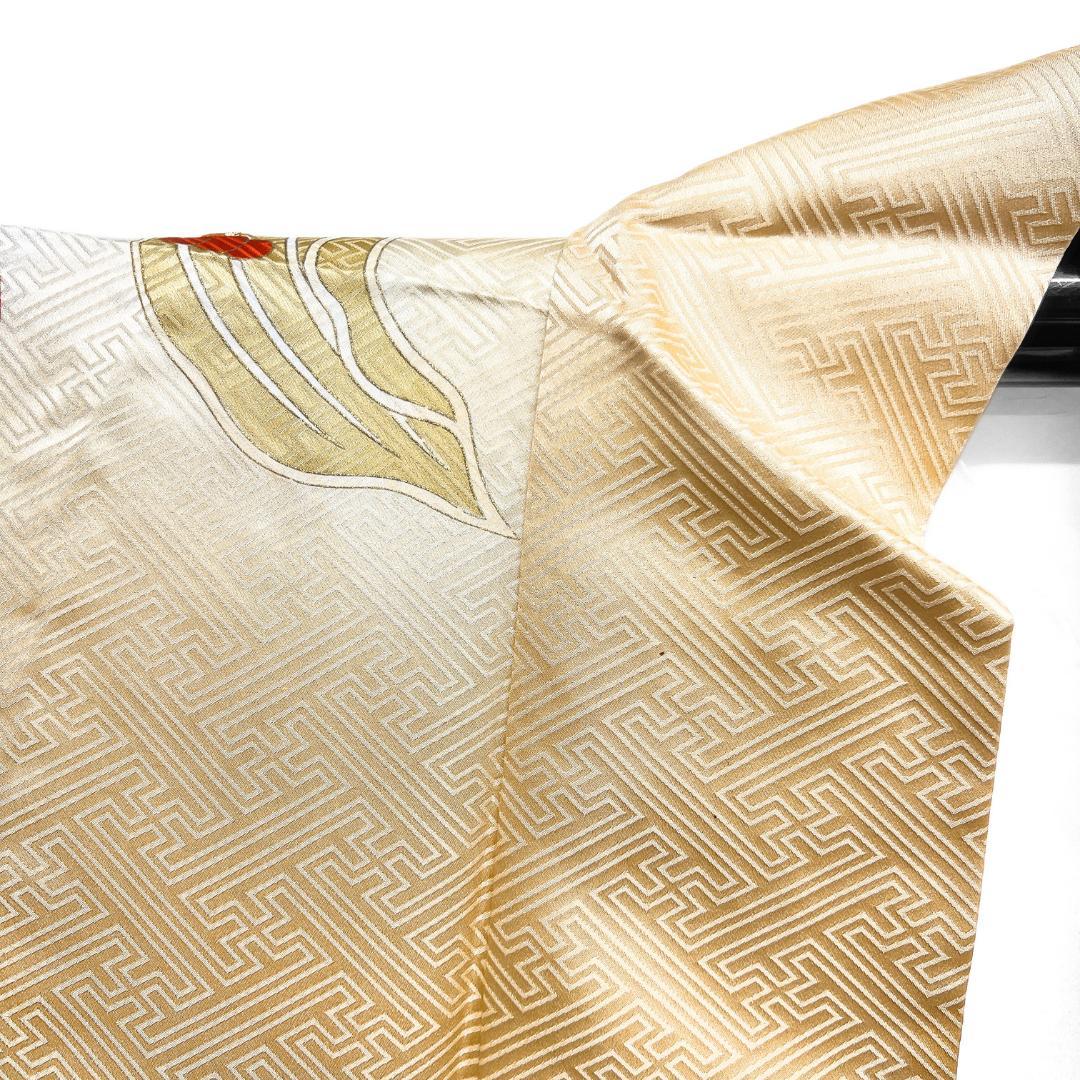 振袖　金駒刺繍　金彩　南天　百合　流水　紗綾形　成人式　着物　124b d ms