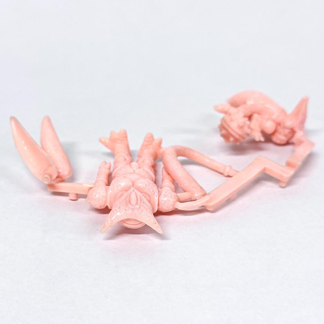 ドラゴンボールZ　消しゴム　パート16　セル　抜け殻（ペールオレンジ）　未切り