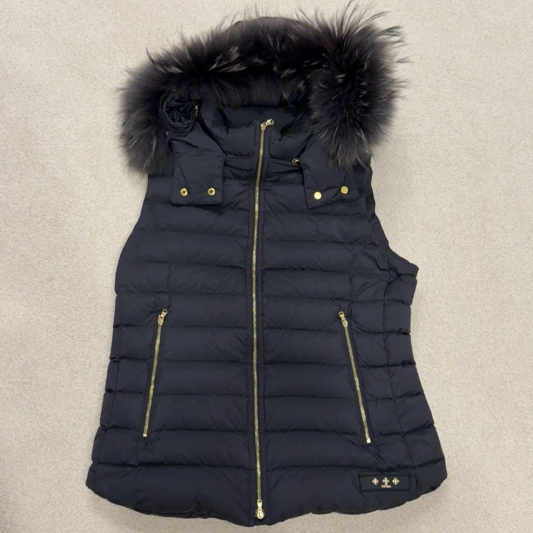 TATRAS ブラック ダウンベスト ファー付き　03