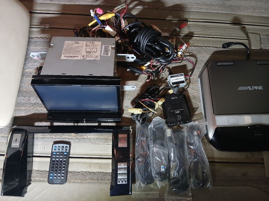 Alpine ESTIMA カーナビ EX900