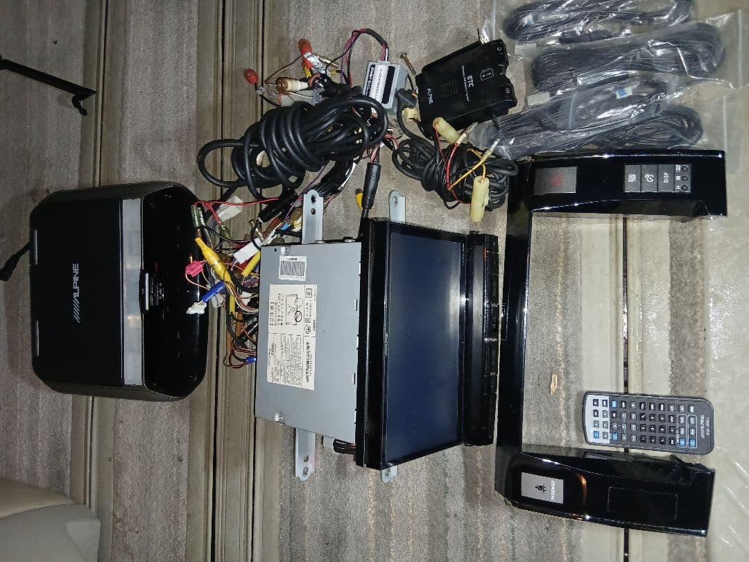 Alpine ESTIMA カーナビ EX900