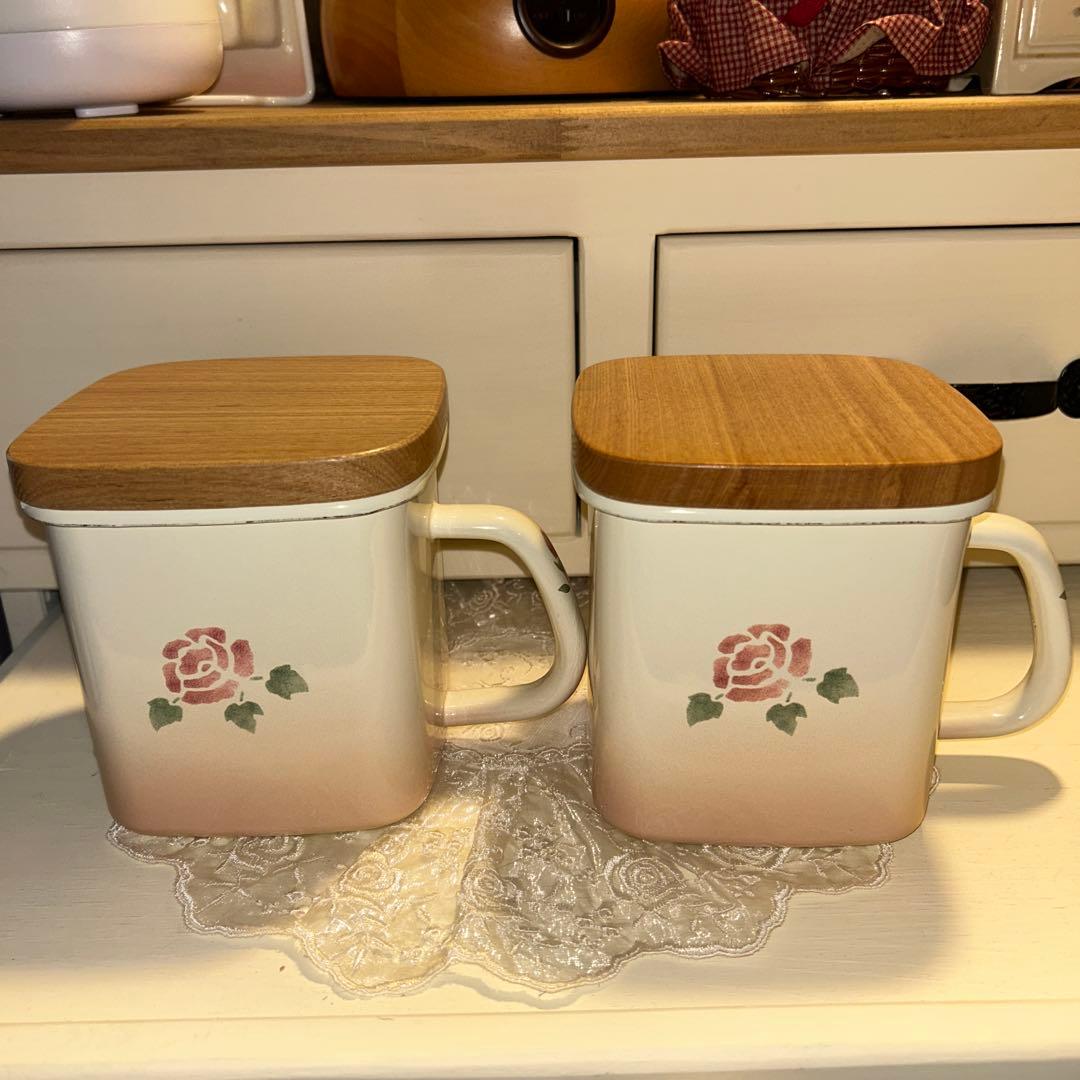 マニーローズ　ホーロー　取っ手付きキャニスター