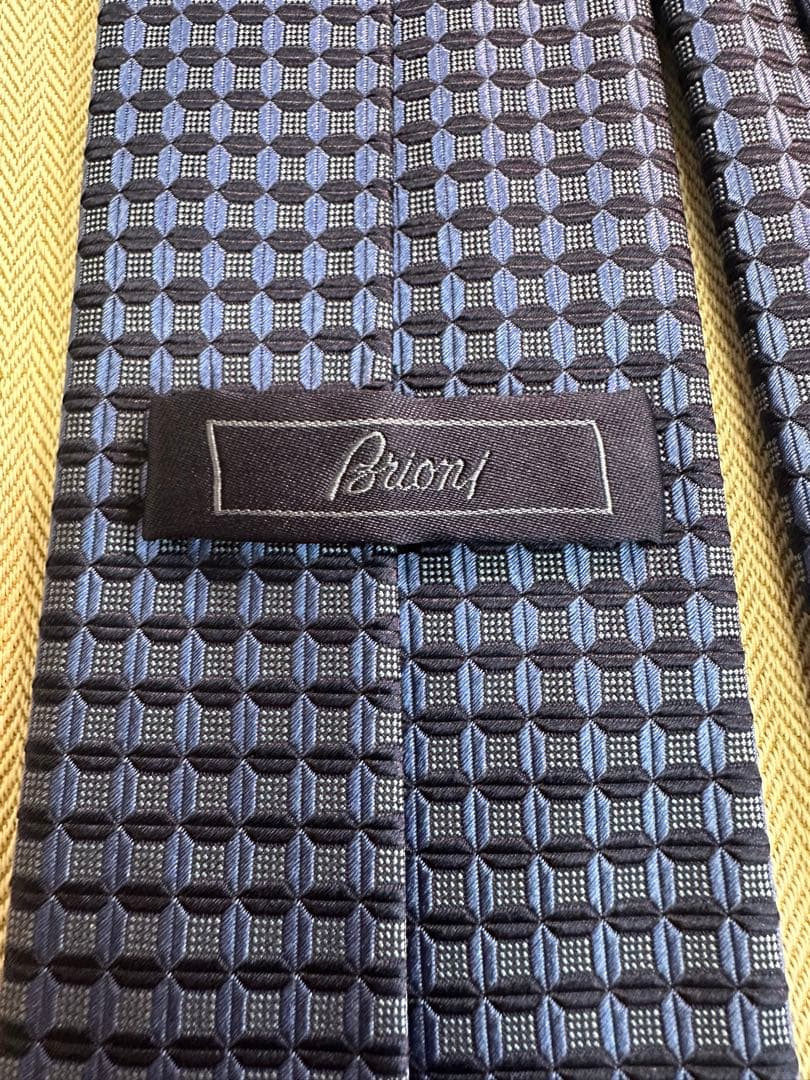 ブリオーニ　ネイビー チェック柄 シルクネクタイ