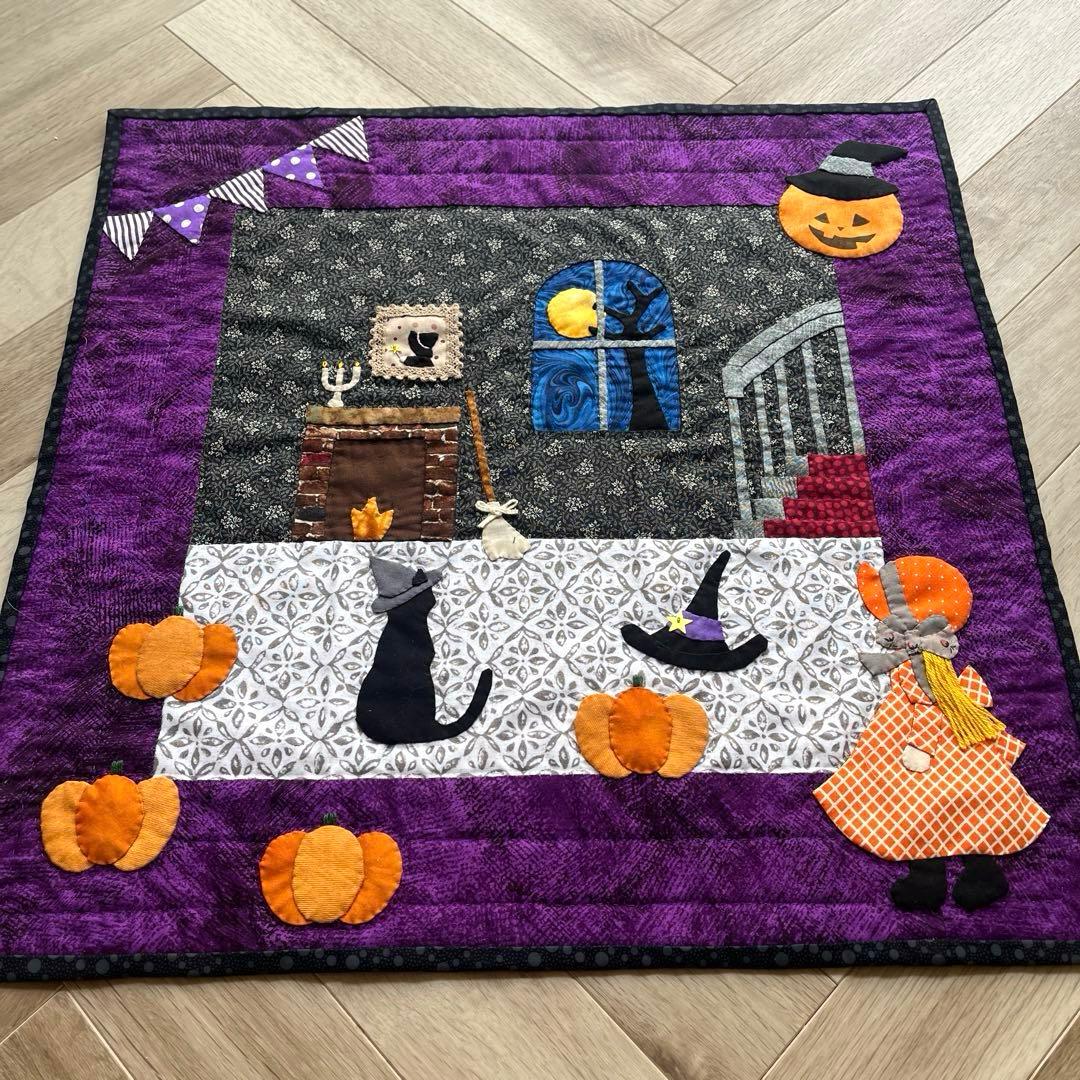 パッチワークタペストリー　ハロウィン・スーちゃんキルト