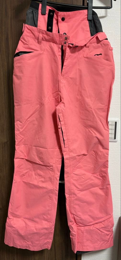 〖プロフ確認下さい⋆⸜♡⸝‍⋆ 〗ROXY スノーボードウェア 上下セット