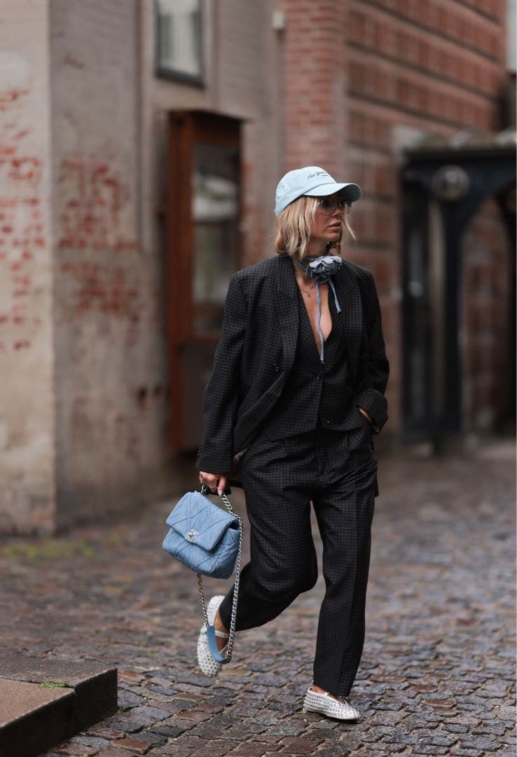 1119n★Alaia スタッズ付きホワイトメリージェーンシューズ