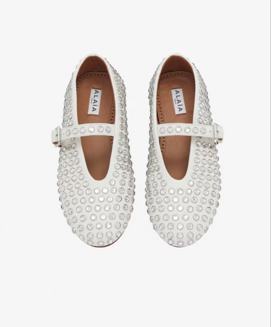 1119n★Alaia スタッズ付きホワイトメリージェーンシューズ